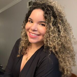 Meet your Posher, Ana